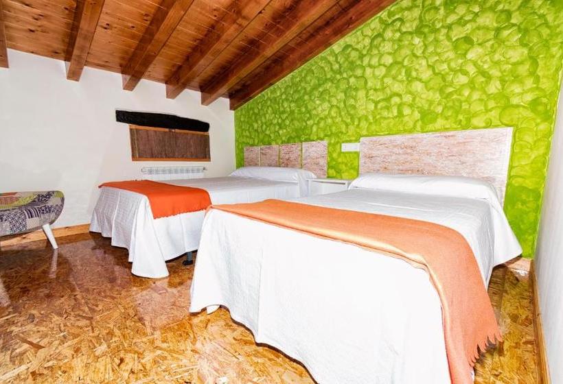 بنسيون Albergue Santa Marina