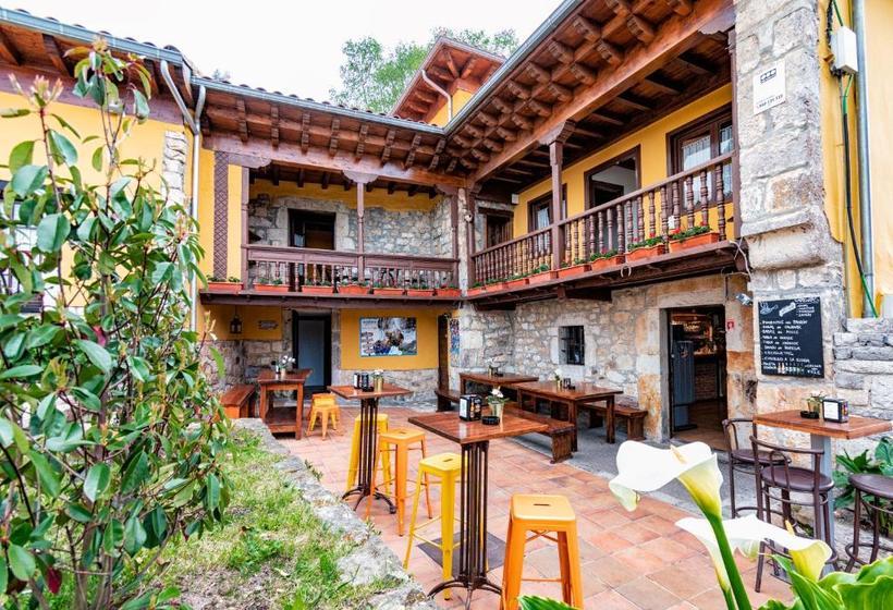 بنسيون Albergue Santa Marina