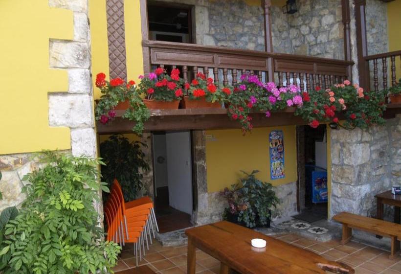 بنسيون Albergue Santa Marina