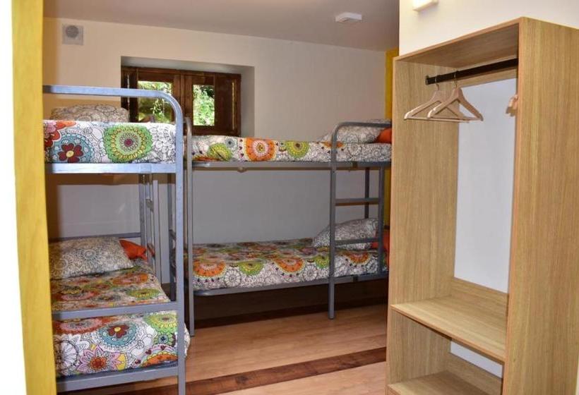 بنسيون Albergue Santa Marina