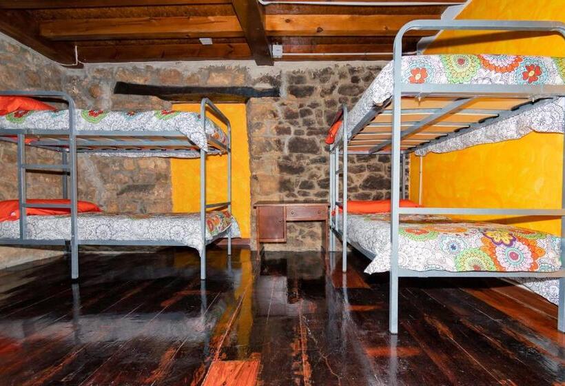 بنسيون Albergue Santa Marina