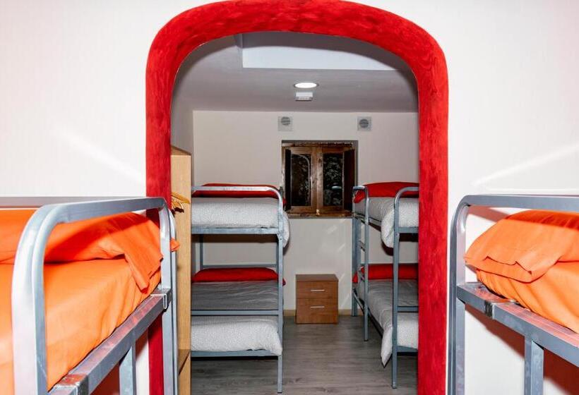 بنسيون Albergue Santa Marina