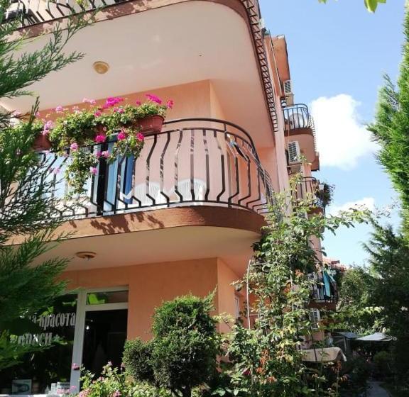 بنسيون Guest House Ivy