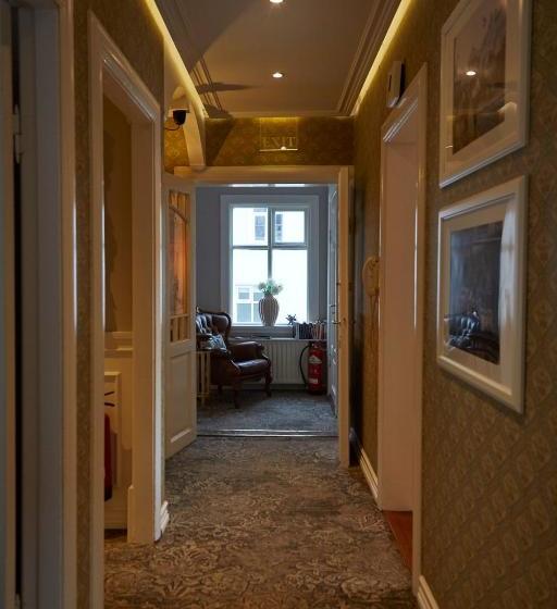 پانسیون Guesthouse Akurinn