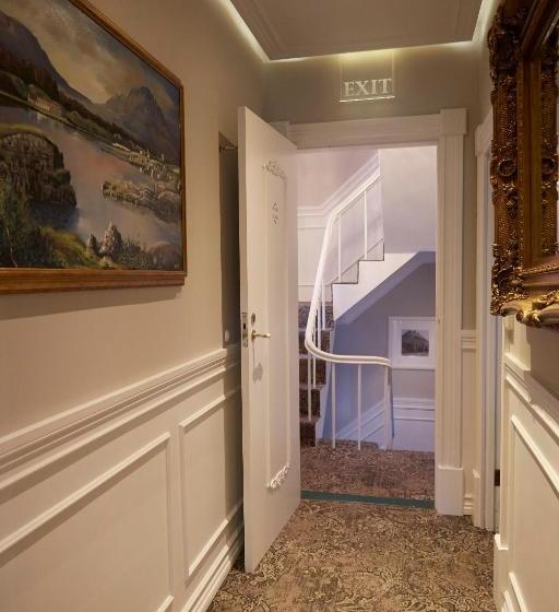 پانسیون Guesthouse Akurinn