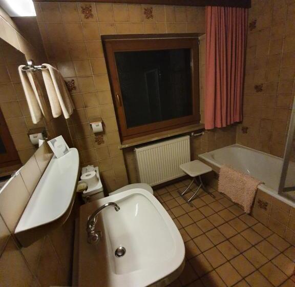 پانسیون Haus Monika Und Haus Claudia