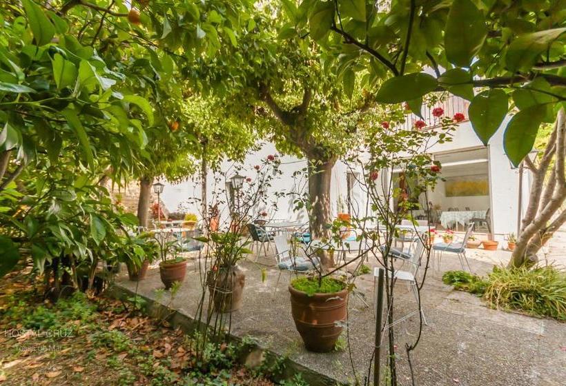 بنسيون Hostal Cruz