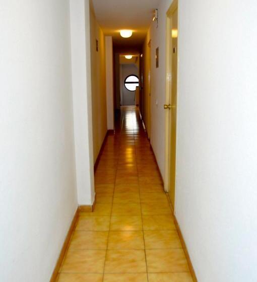 פנסיון Hostal El Jardín