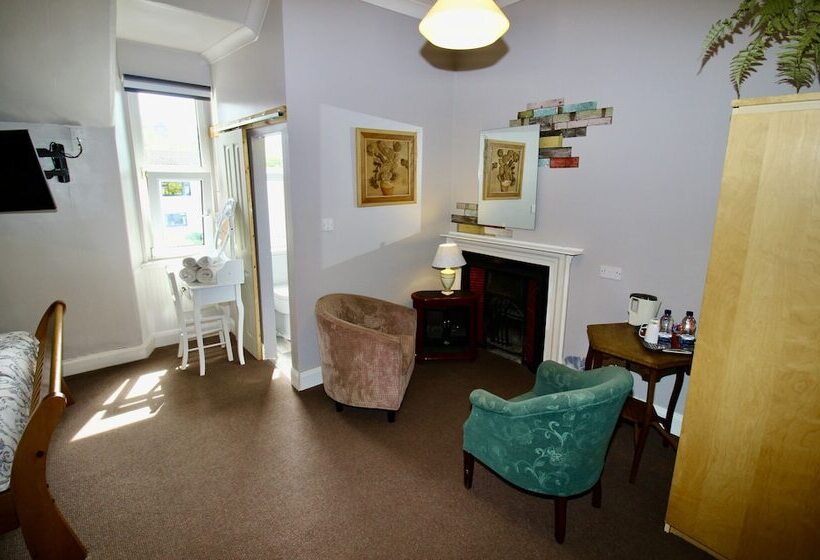 بنسيون Hunters Guest House