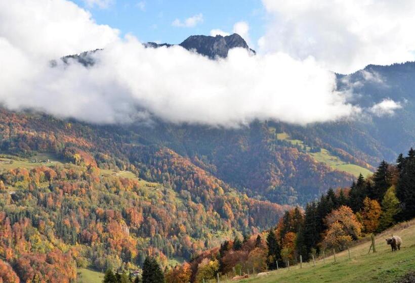 ペンション Les Chambres Et Roulottes Des Noisetiers