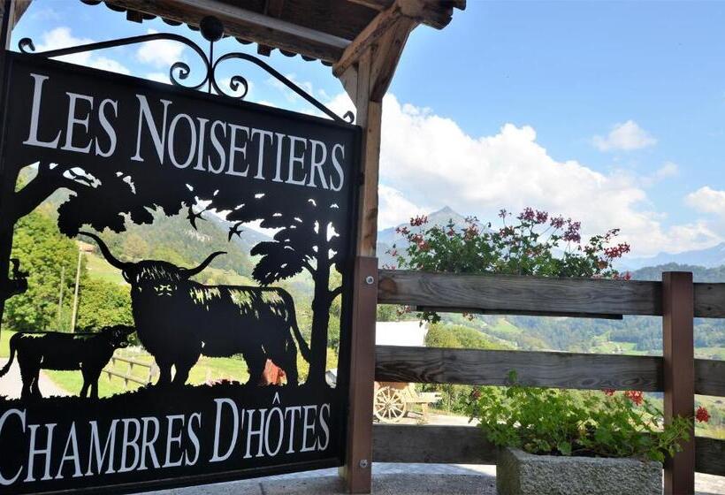 ペンション Les Chambres Et Roulottes Des Noisetiers