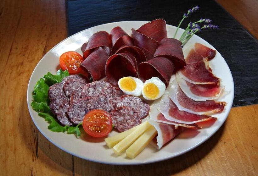 ペンション Les Chambres Et Roulottes Des Noisetiers