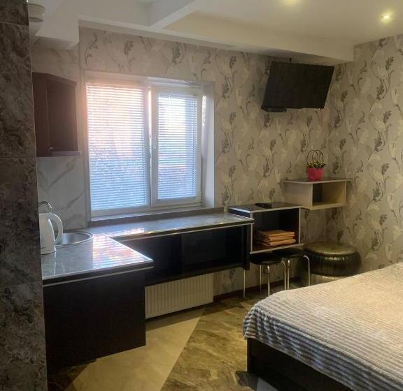 بنسيون Na Bukovinskoy Guest House