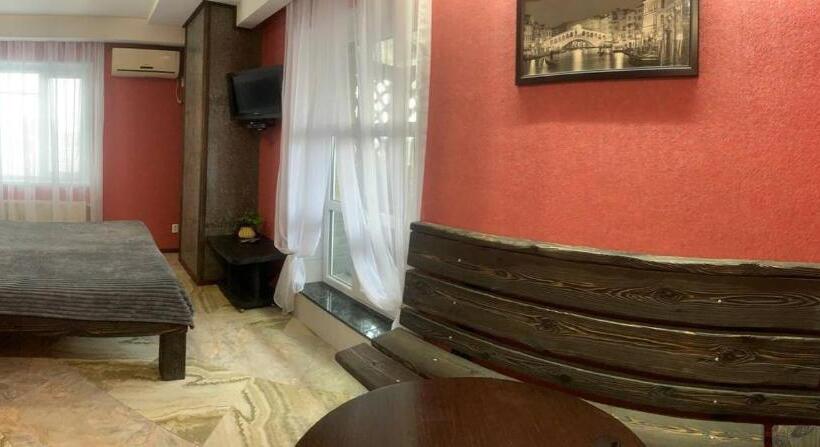 بنسيون Na Bukovinskoy Guest House