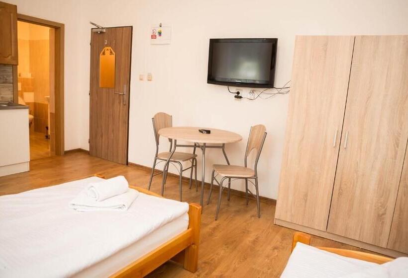 بنسيون Penzion Burra