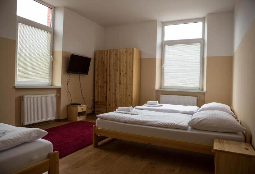 بنسيون Penzion Burra