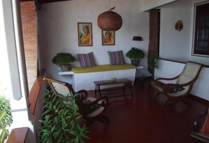 Пансион Whitepearl Beach