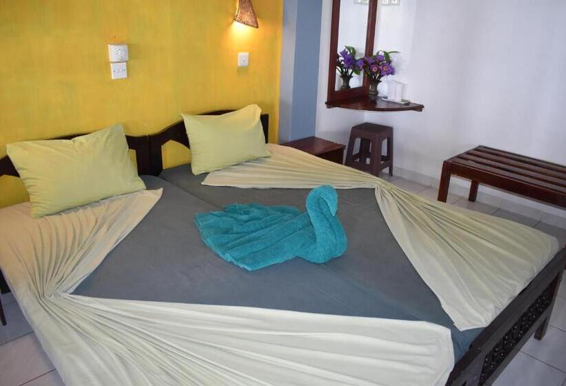 Пансион Whitepearl Beach