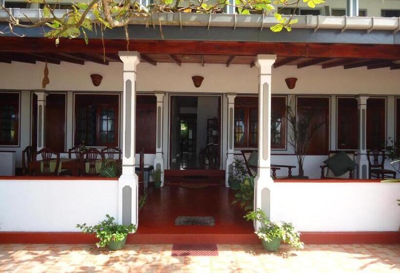 Пансион Whitepearl Beach