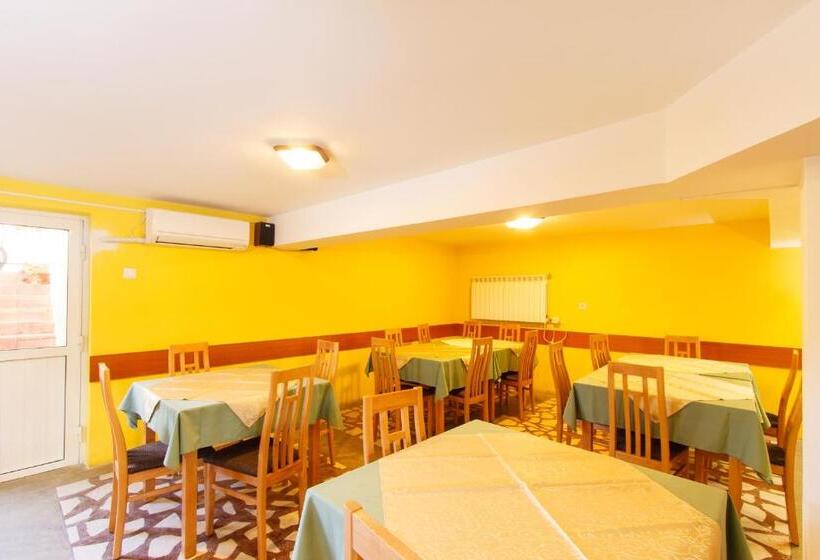 Pensiunea Andrei Rm Valcea