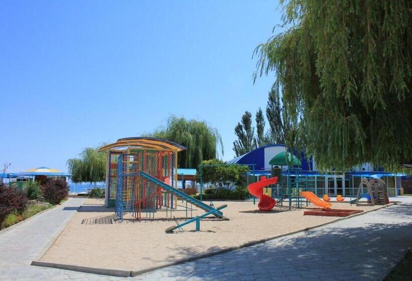 استراحتگاه Tri Korony