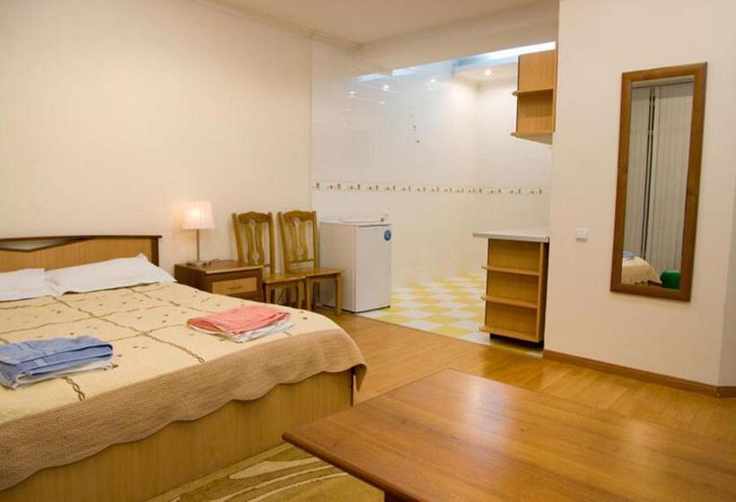 استراحتگاه Tri Korony