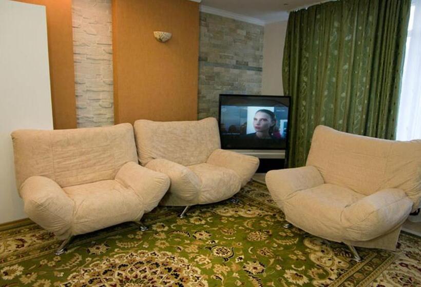 استراحتگاه Tri Korony