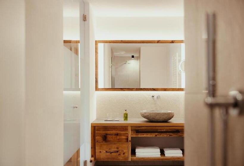 Villa Flora Mountain Lodges