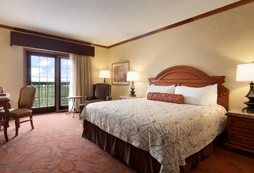 Chateau On The Lake Resort Spa And Convention Center