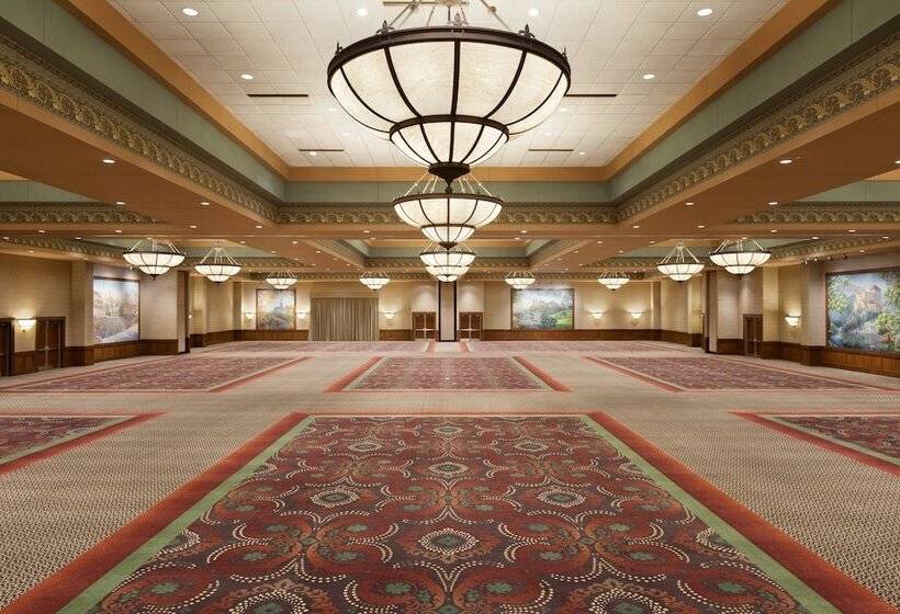 Chateau On The Lake Resort Spa And Convention Center