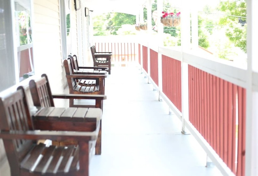 Cozy Corner Motel