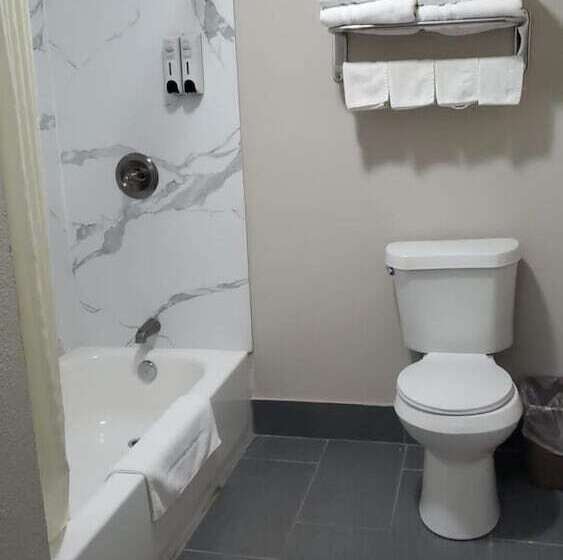 Crescent Park Motel & Suites