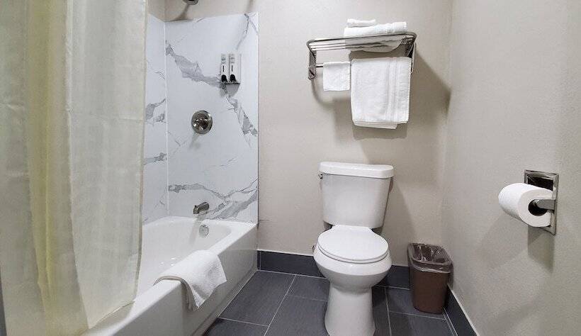 Crescent Park Motel & Suites