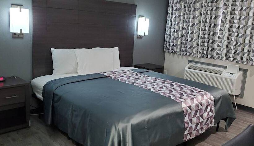 Crescent Park Motel & Suites