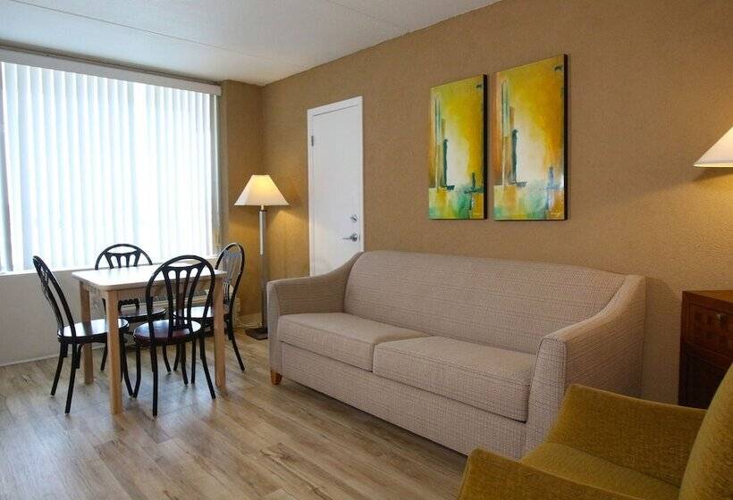 The Crusader Oceanfront Family Resort