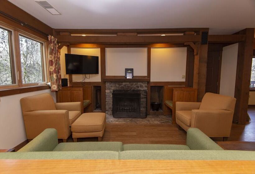 Cumberland Falls State Resort Park