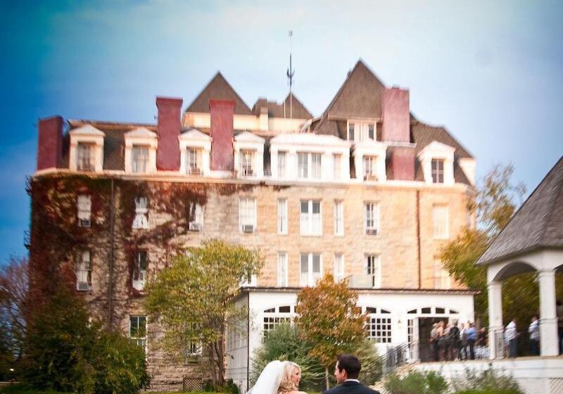 1886 Crescent Hotel And Spa