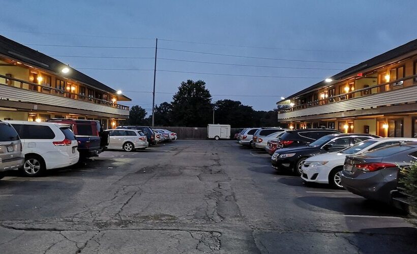 호텔 American Value Inn