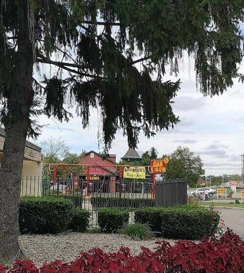 호텔 American Value Inn