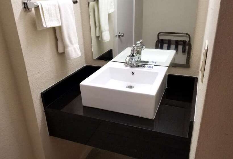 فندق Americas Best Value Inn Marshall