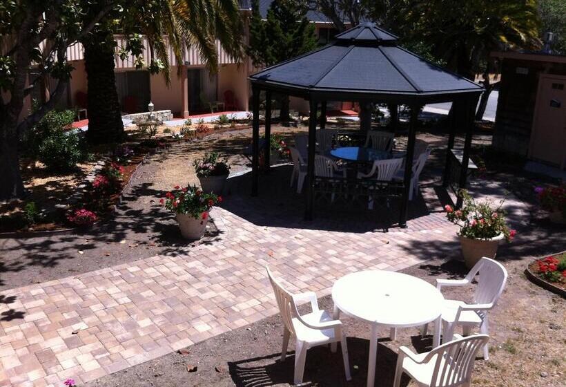 בית מלון כפרי Americas Best Value Presidents Inn On Munras