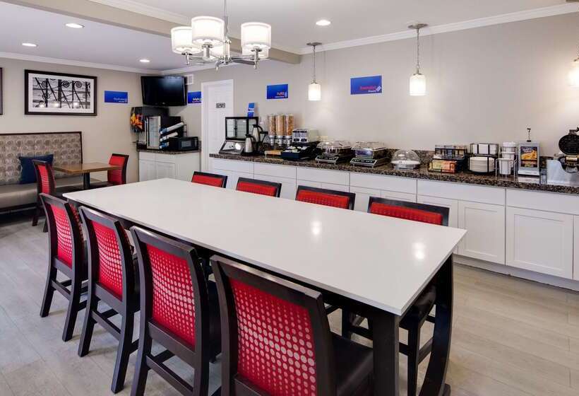 Отель Best Western Clermont