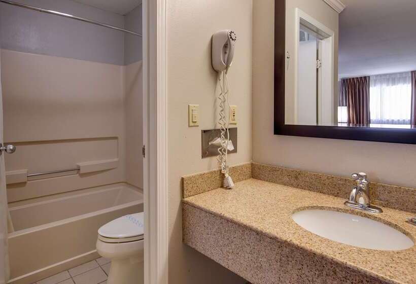 Отель Best Western Clermont