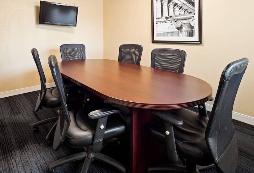 Отель Best Western Clermont