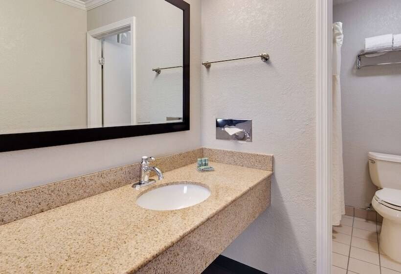 Отель Best Western Clermont