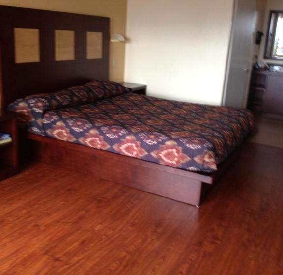 Отель Budget Inn Santa Ana