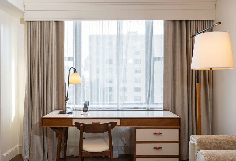 Отель Canopy By Hilton Washington Embassy Row