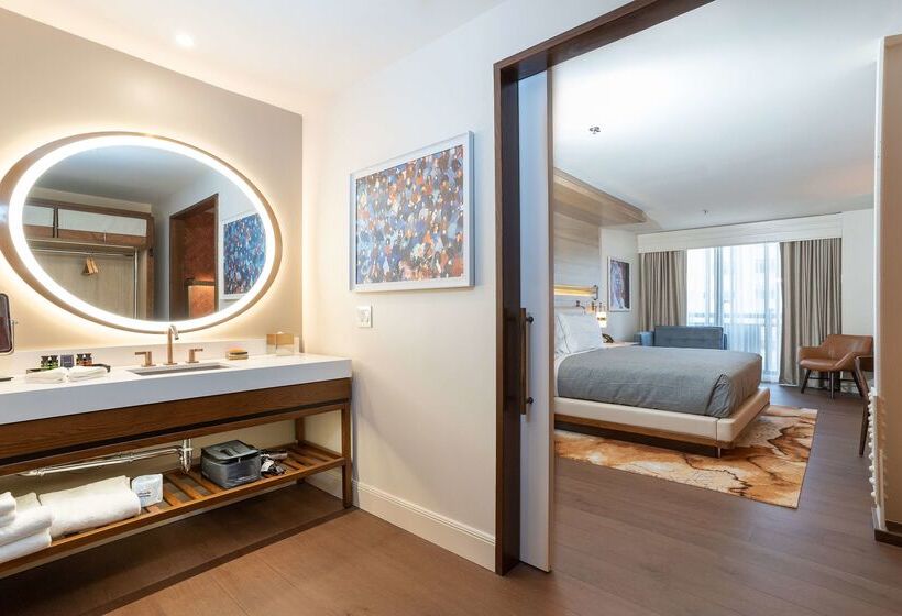 Отель Canopy By Hilton Washington Embassy Row