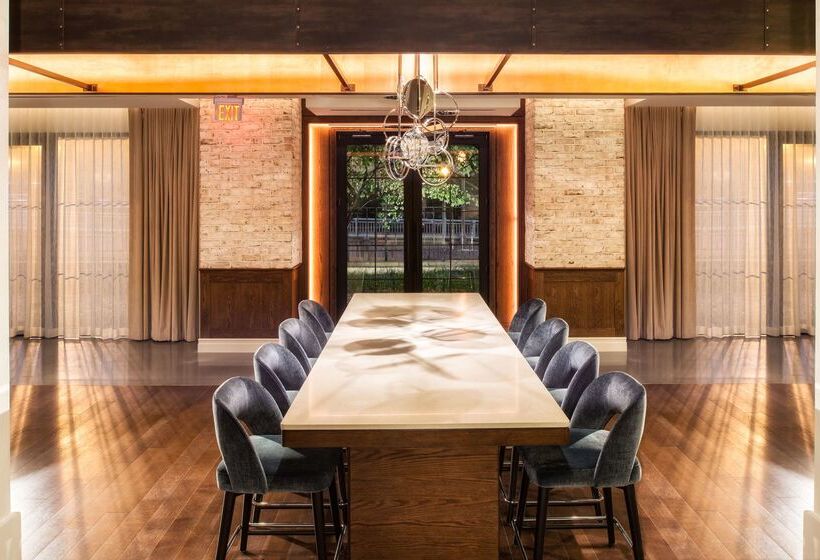 Отель Canopy By Hilton Washington Embassy Row