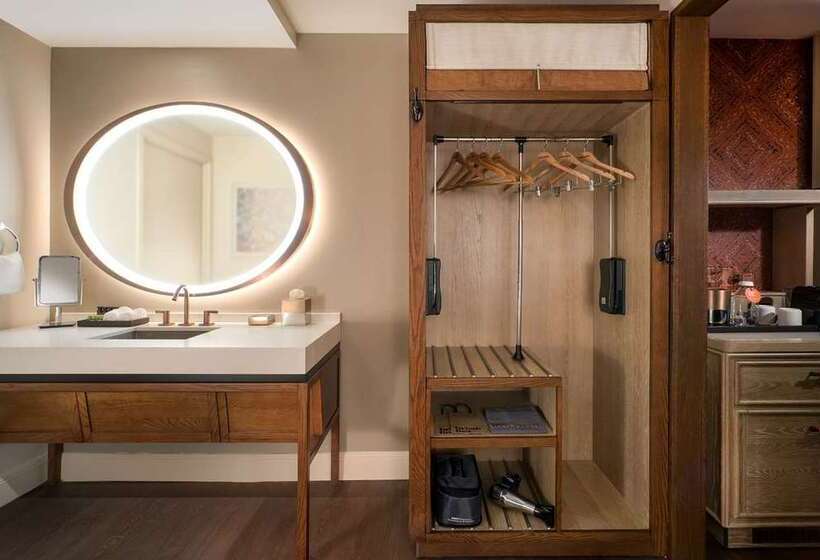 Отель Canopy By Hilton Washington Embassy Row